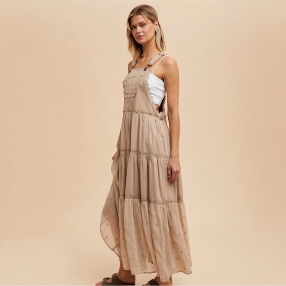 Boho maxi floral embroidered dress - Picture 2 of 3